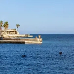 Spinola Studio Deluxe, Stjulians